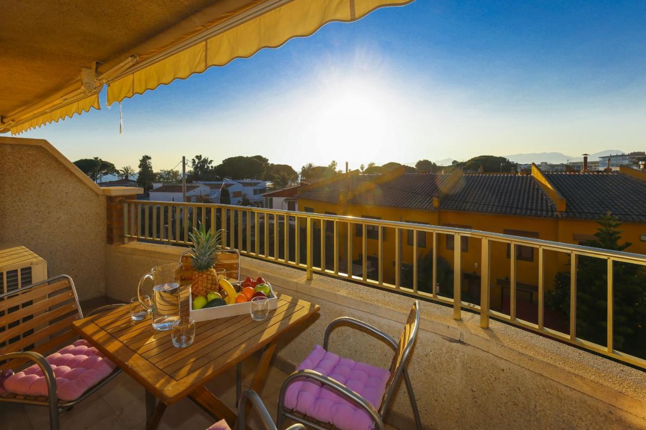 Guillem Planetcostadorada Cambrils Exterior photo